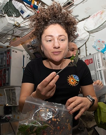 برداشت محصول در ایستگاه فضایی بین‌المللی
