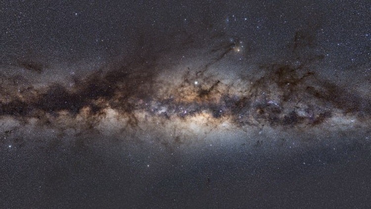 مرکز کهکشان راه شیری چنین منظره‌ای دارد
