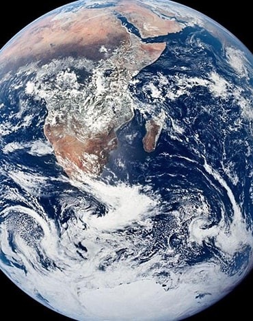 تصویری از قطب جنوب زمین در سفر به ماه