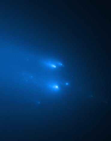 فروپاشی دنباله دار اطلس (Comet ATLAS) 