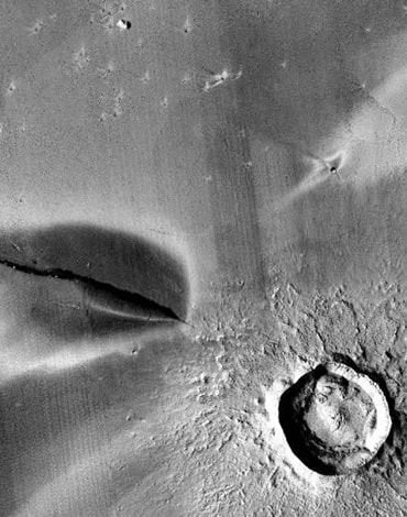 تحقیقات جدید درباره فعالیت آتشفشان‌ها در مریخ