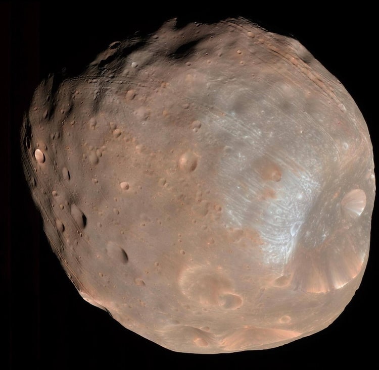 فوبوس، بزرگترین قمر مریخ