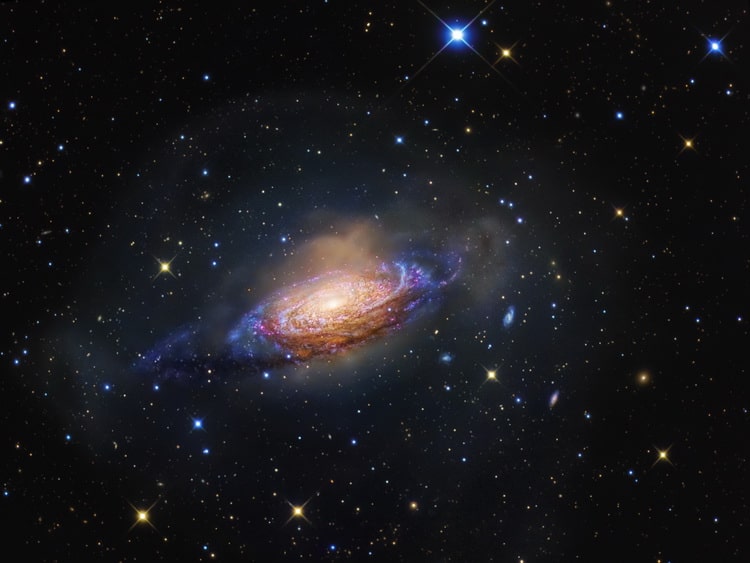 کهکشان ان‌جی‌سی ۳۵۲۱: کهکشانی در حباب