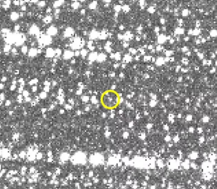 موقعیت قمر تازه کشف شده EJc0061