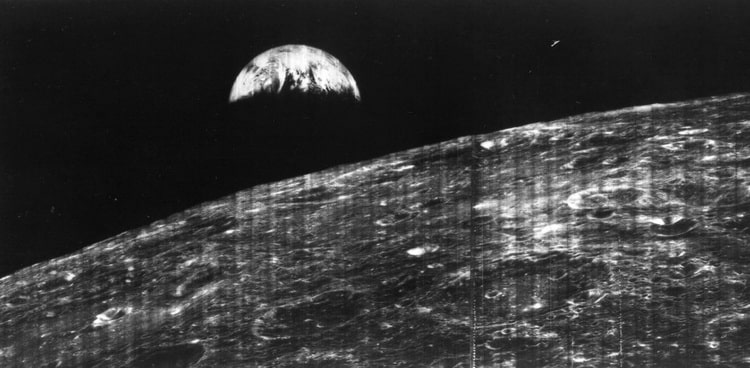 اولین تصویر ثبت شده زمین از روی ماه